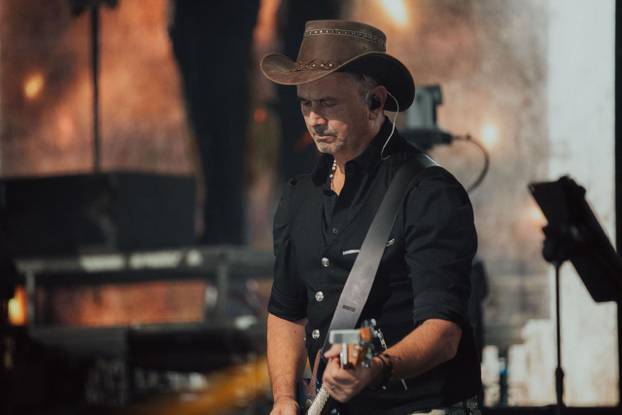 FOTO Pogledajte atmosferu s prvog koncerta Thompsona na prepunim splitskim Gripama