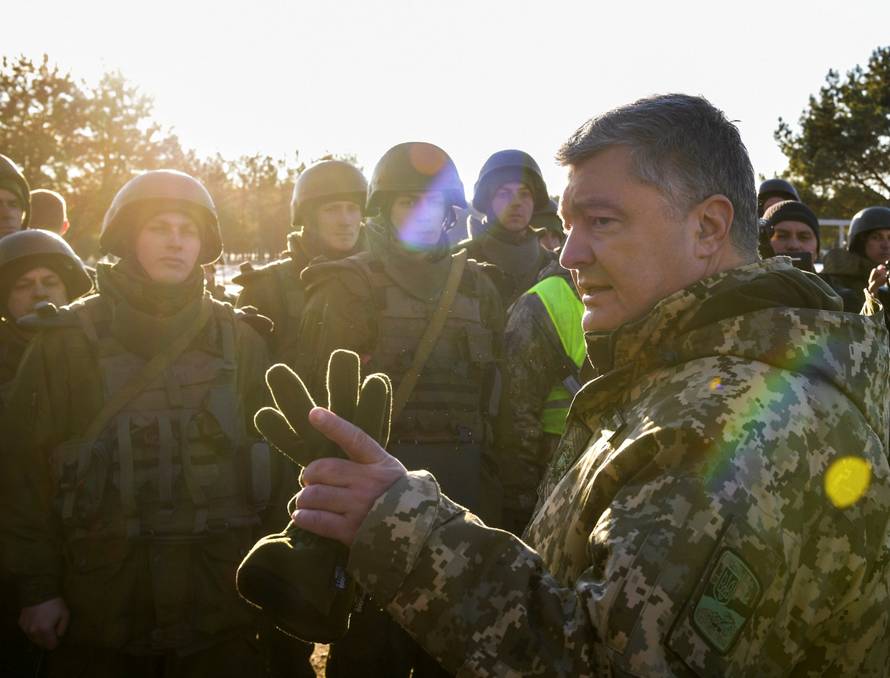 Ukraine's President Poroshenko visits a military training centre in Chernihiv Region