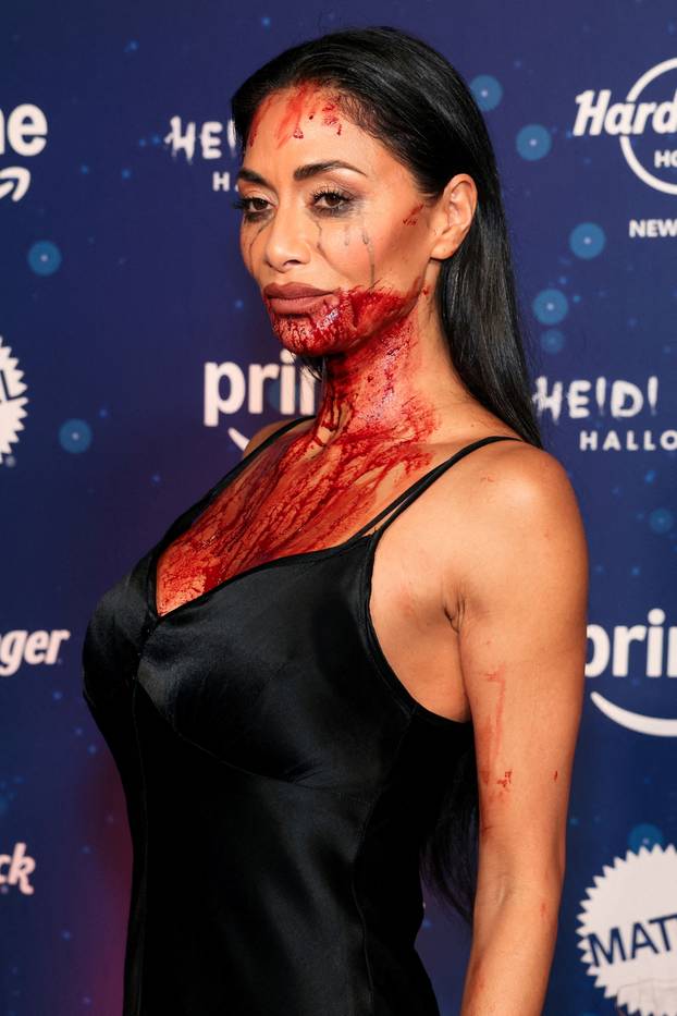 Heidi Klum hosts annual Halloween party in New York