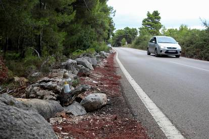 Tuga na Viru: Utorak je dan žalosti, na mjestu gdje je mlada majka poginula stavili lampione