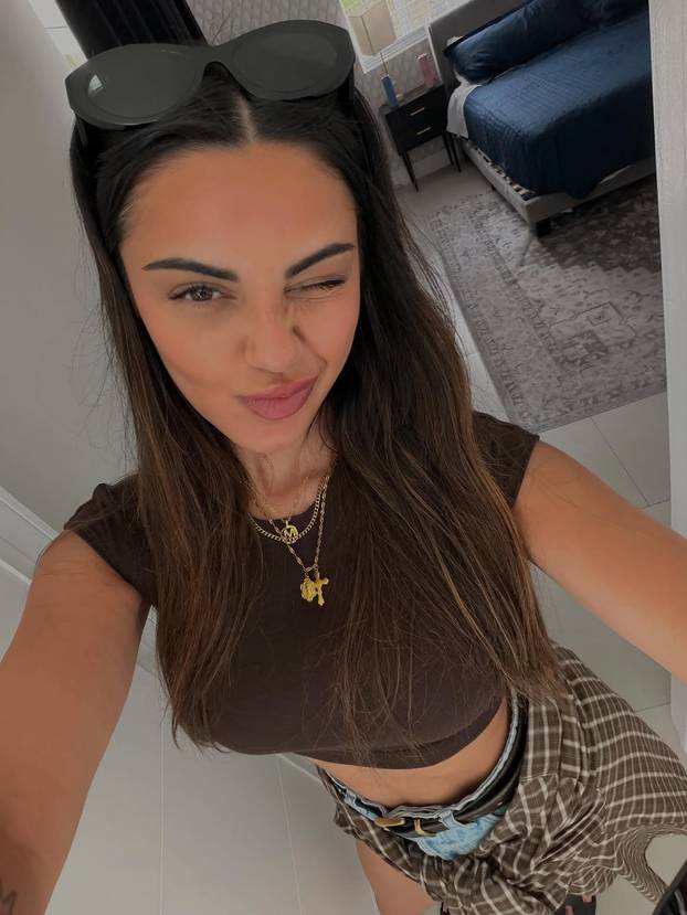 FOTO KAKVE LJEPOTICE! Ima li Španjolska najljepše WAGS-ice? Evo koga ljube Olmo i društvo...