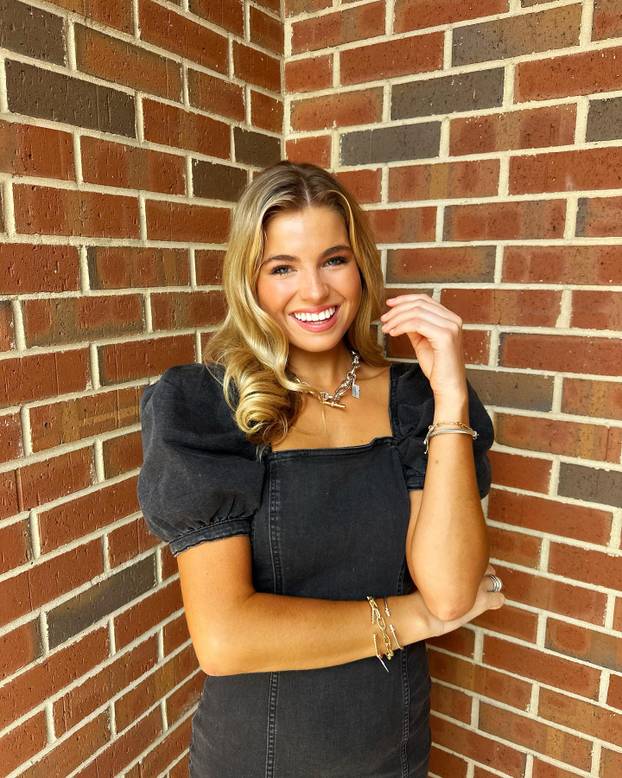 FOTO Zaručnica NBA gorostasa nova Miss Amerike. Razlika u visini je gotovo pola metra!