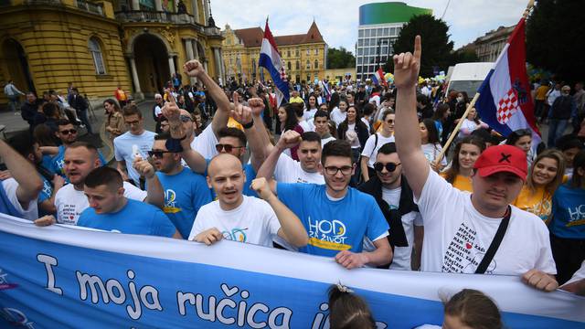 Gotov Hod za život: Okupilo se nekoliko tisuća ljudi, bili su i prosvjednici i mnoštvo policije