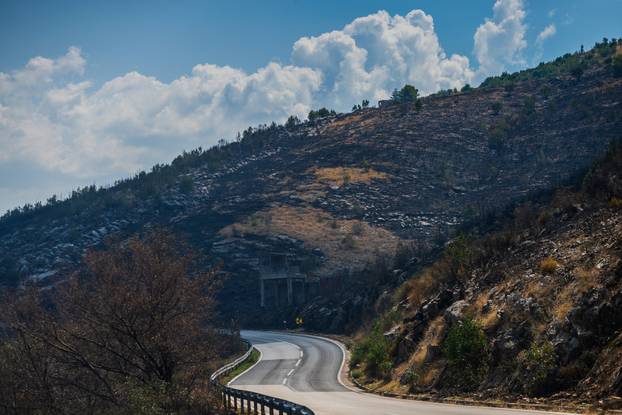 Srinjine: Zgarišta oko ceste Srinjine - Žrnovnica