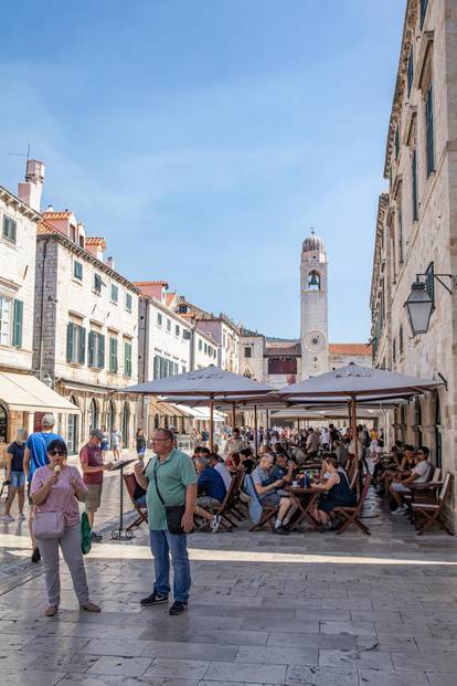 Broj turista u Dubrovniku još se uvijek ne smanjuje