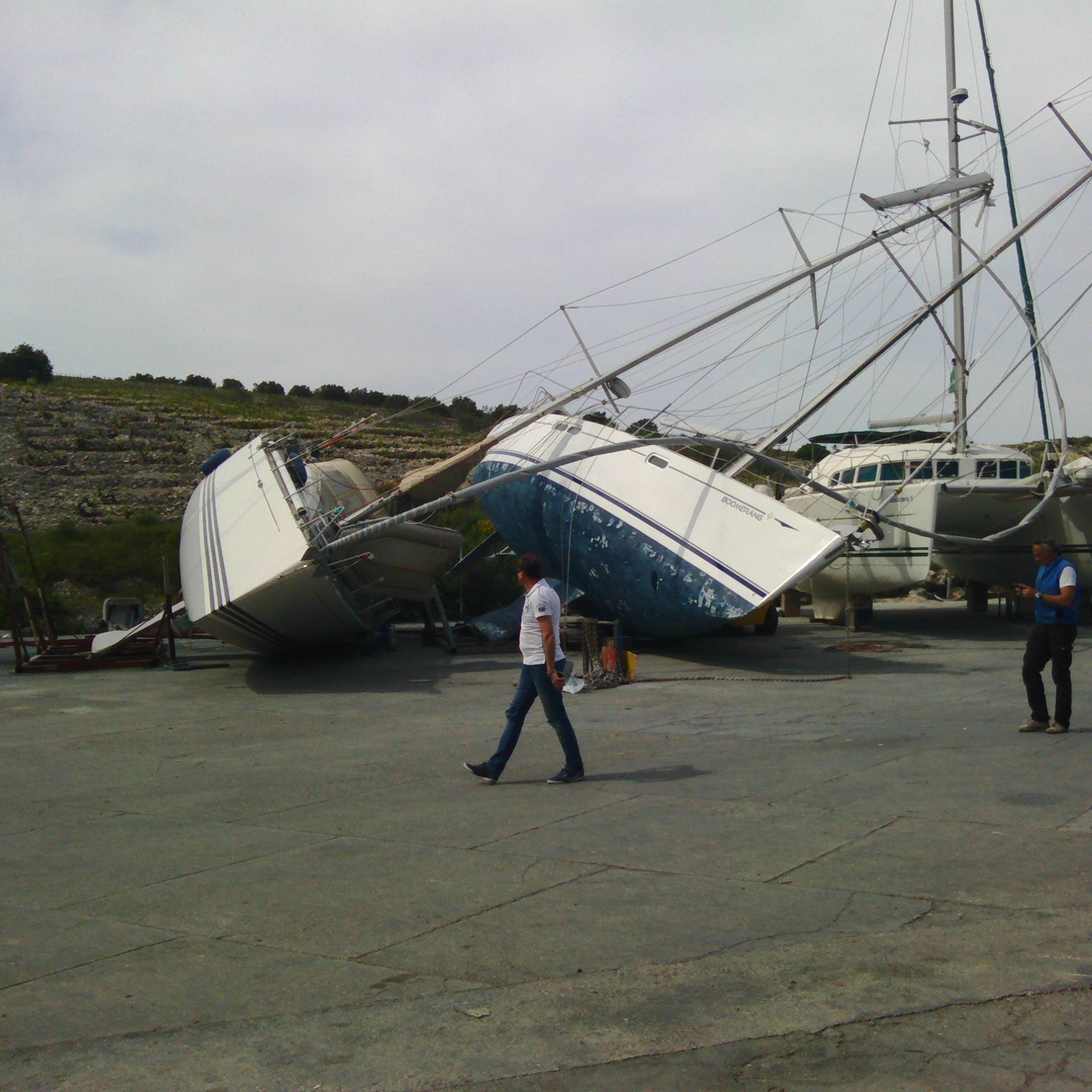 Nije krivo more: Jugo je srušilo dva broda pokraj Primoštena