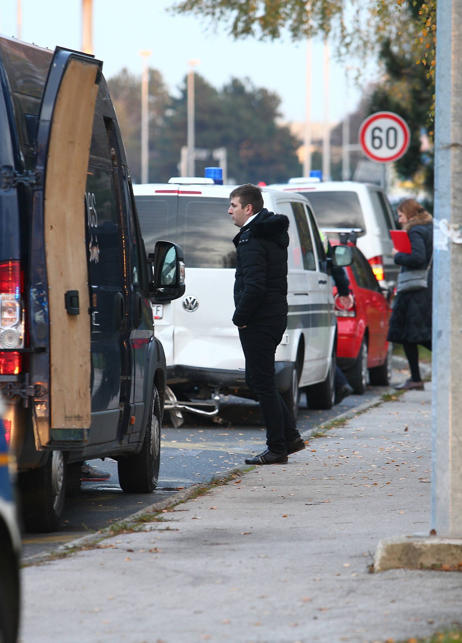 Sudarila se dva kombija i auto u Zagrebu, poginuo muškarac