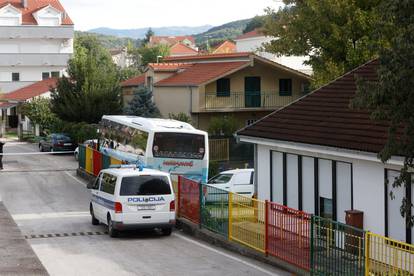 FOTO Ovako izgleda dvorište vrtića u Sinju u koje je sletio vozač busa: Izgubio je kontrolu