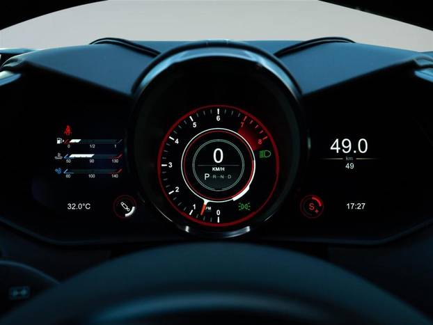 FOTO Ovo je najskuplji auto na oglasu: Bondov miljenik do 'stotke' treba tek 3,6 sekundi