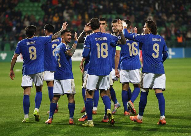 World Cup - UEFA Qualifiers - Group I - Moldova v Italy