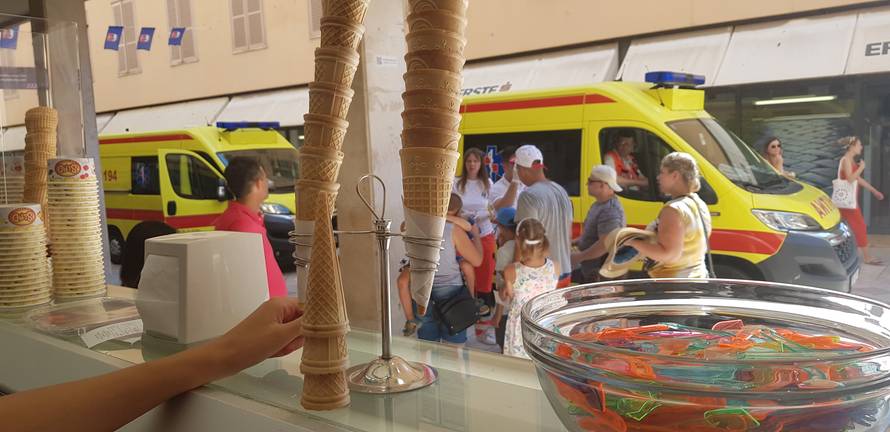 Hitna udarila dječaka u Zadru: 'Ležao je pod kotačem vozila'