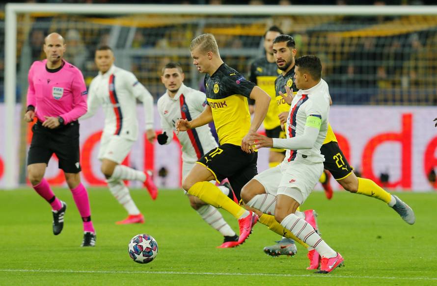 Champions League - Round of 16 First Leg - Borussia Dortmund v Paris St Germain