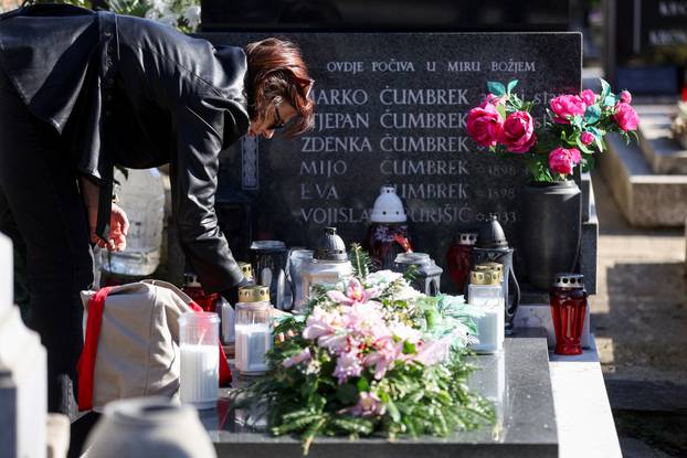 Zagreb: Svi sveti groblja poznatih osoba