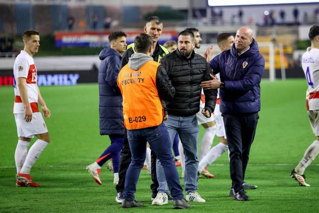 Split: Muškarac nakon utakmice Hrvatska - Francuska utrčao na travnjak 