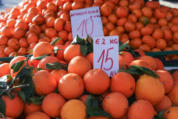 Cijene u eurima na osječkoj tržnici