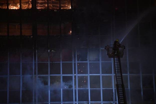 Zagreb: Pozar u Vjesnikovom neboderu