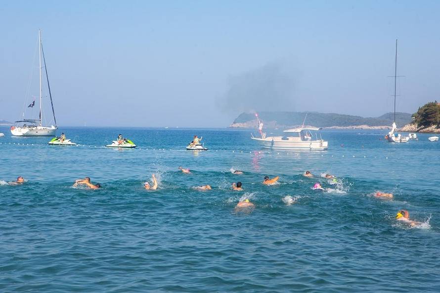 Ribafish zapoÄeo projekt RokOtok plivanjem od Dubrovnika do Äiova