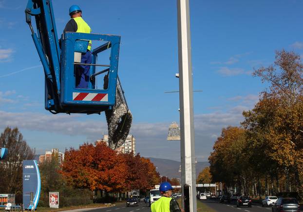 Zagreb: 56 dana do Božića - započelo dekoriranje prometnica