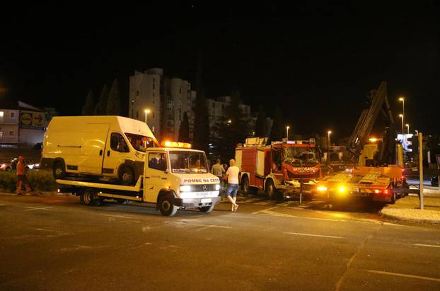 Split: Vatrogasno vozilo sudarilo se s kombijem, troje ljudi ozlijeÄeno