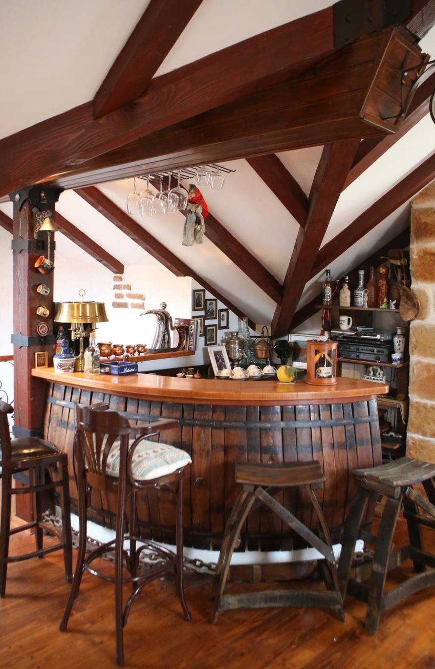 'Materi sam htio napraviti WC, a sad mi je tu vila s bazenom!'