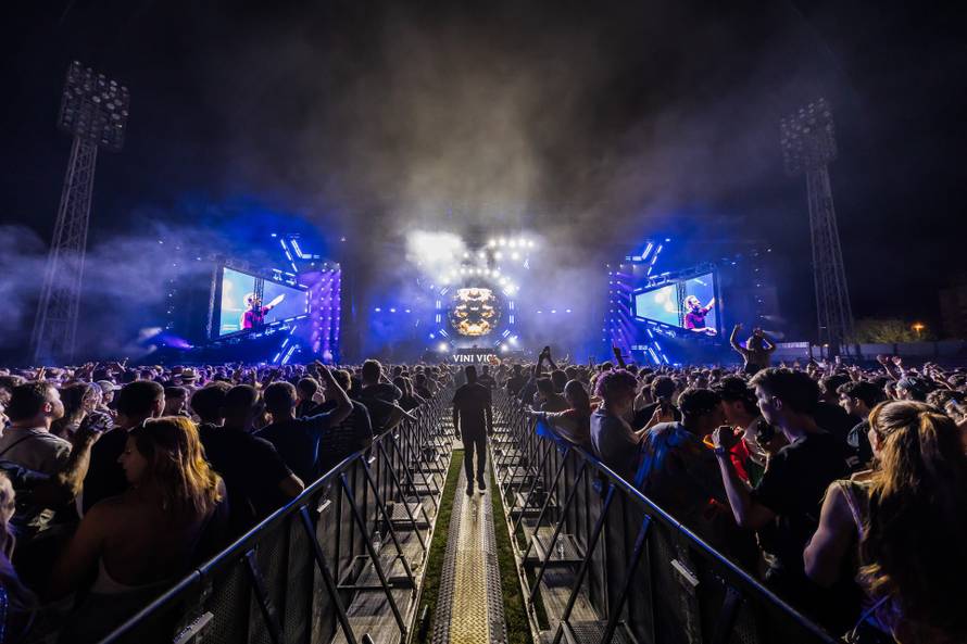 Split - DJ Vini Vici.