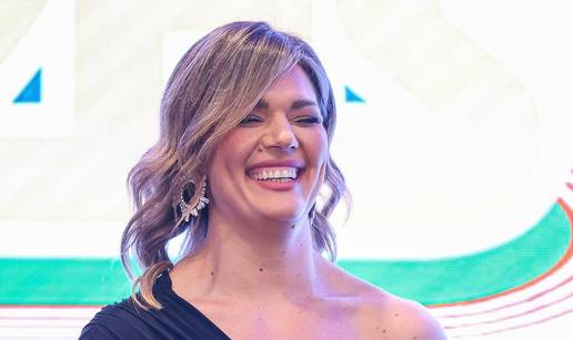 FOTO Uska kombinacija i &scaron;irok osmijeh! Pogledajte elegantno izdanje Sandre Elkasevi&cacute;