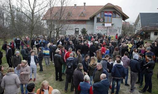 Najteža noć za Cvjetkoviće: Mogu ih deložirati bilo kada