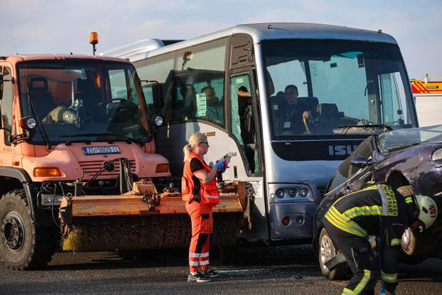 Zagreb: U blizini naplatne postaje Sveta Helena održana je vježba "Sigurnost 25"