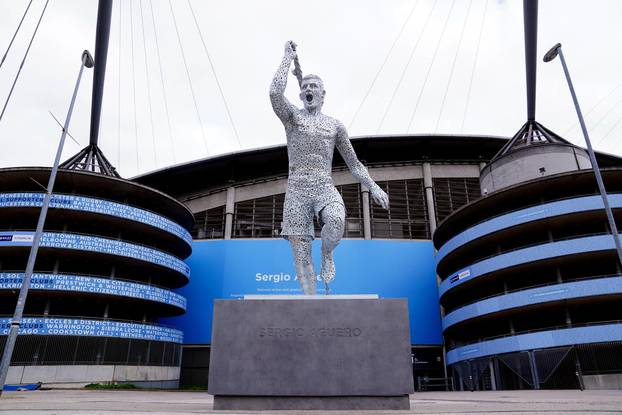 Otkrivena statua Sergia Aguera, legende Manchester Cityja, ispred stadiona Etihad