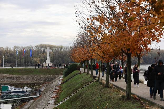 Vukovar: Okupljanje uoči 34. obljetnice stradanja Vukovara