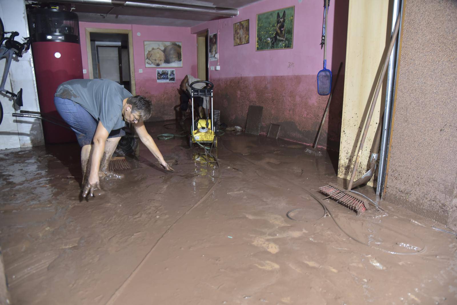 Sora kod Kranja: Građani saniraju štete nastale od poplave