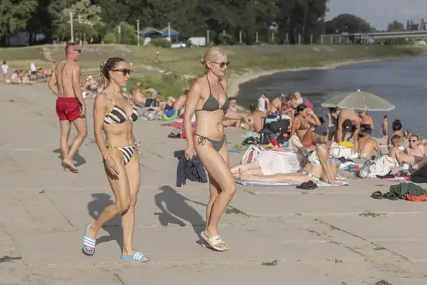 FOTO Zgodne legice okupirale Kopiku: Pogledajte tko je sve na osječkoj plaži  mamio poglede
