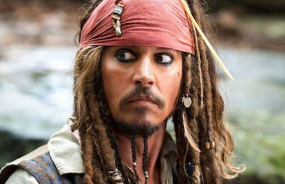 Depp zapošljava 'šaptača' jer ne želi pamtiti tekst za uloge