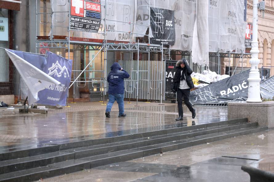 Zagreb: Olujni vjetar ne prestaje, centar grada u kaosu 