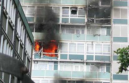 London: U požaru zgrade poginulo troje male djece