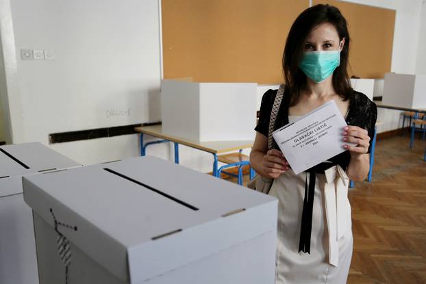 Zagreb: Dalija Orešković glasovala na parlamentarnim izborima