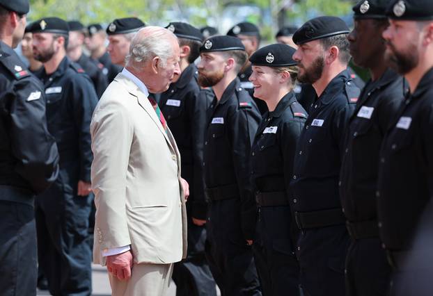 Kralj Charles III. vozio tenk tijekom Dana obitelji Kraljevske tenkovske pukovnije