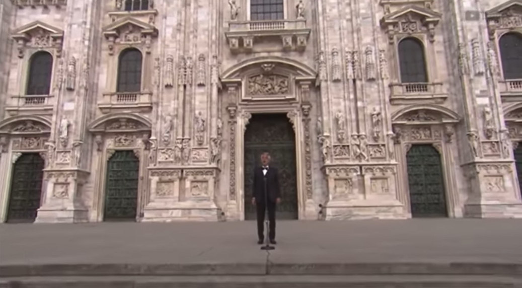 Bocelli pjevao, a milijuni ljudi je plakalo na ove kadrove Milana