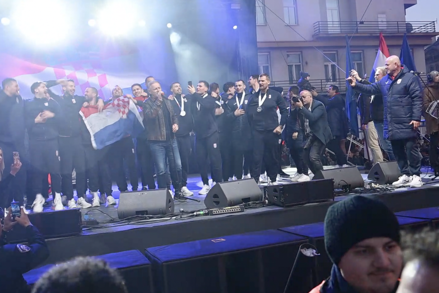 Thompson se oglasio nakon zabrane, napisao dvije rije&ccaron;i