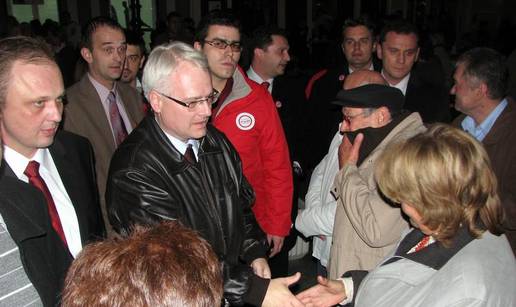 Ivo Josipović i dalje vodi, a Hebrang je iza Primorca