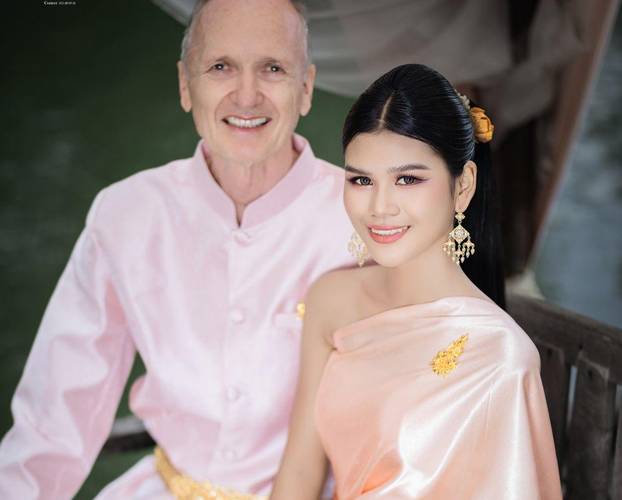 EKSKLUZIVNO Ovako je izgledala svadba Hrvata i 49 godina mlađe Kambodžanke