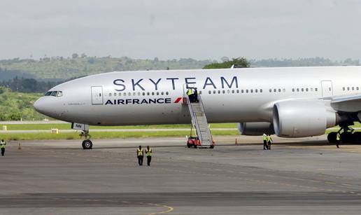 Kako su prizemljili avion Air Francea? 'Bombom' od papira