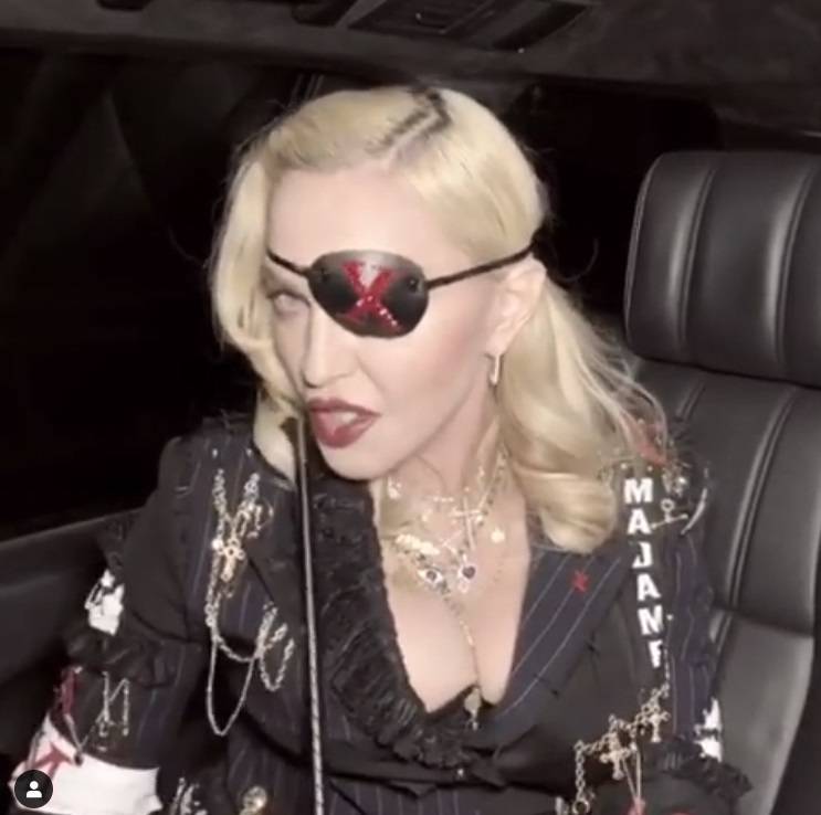 Madonna izbacila dekolte pa zamahala bičem: 'Vulgarna je'