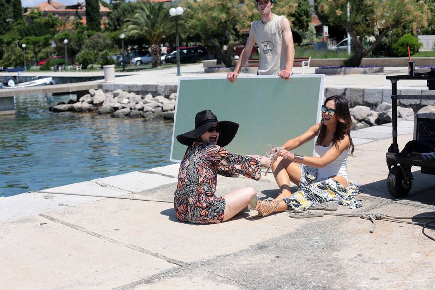 Novi hit: Zavrtjet će vam se  u glavi zbog seksi Lane u badiću