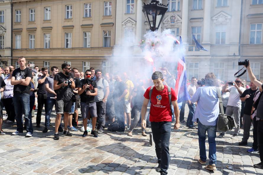 Gotov sastanak u Vladi: 'Štrajk će trajati dok ne isplate plaće'