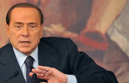 Berlusconi potrošio čak 34 mil. eura na djevojke, nakit i odjeću
