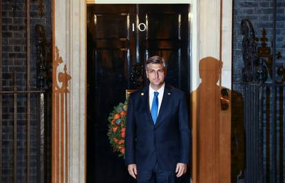 Plenković i Macron razgovarali su  o Sj. Makedoniji i Albaniji