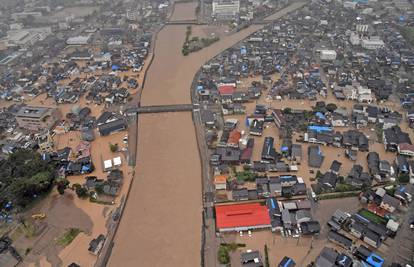 Velike poplave pogodile Japan: Jedan mrtav, sedam nestalih...