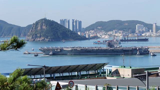 Upozorenje za Sjevernu Koreju: Američki ratni brod uplovio u južnokorejsku pomorsku bazu