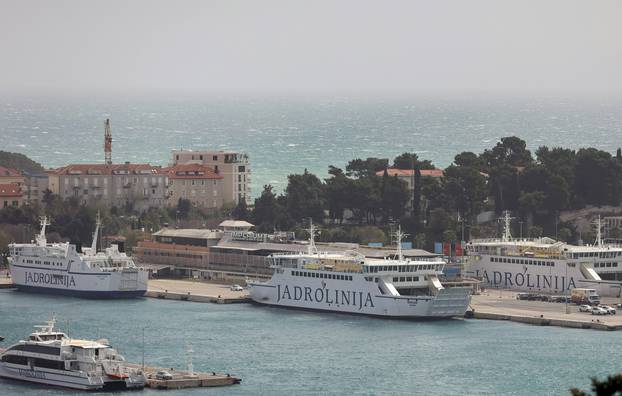 Split: Zbog jakog juga otkazane linije prema otocima